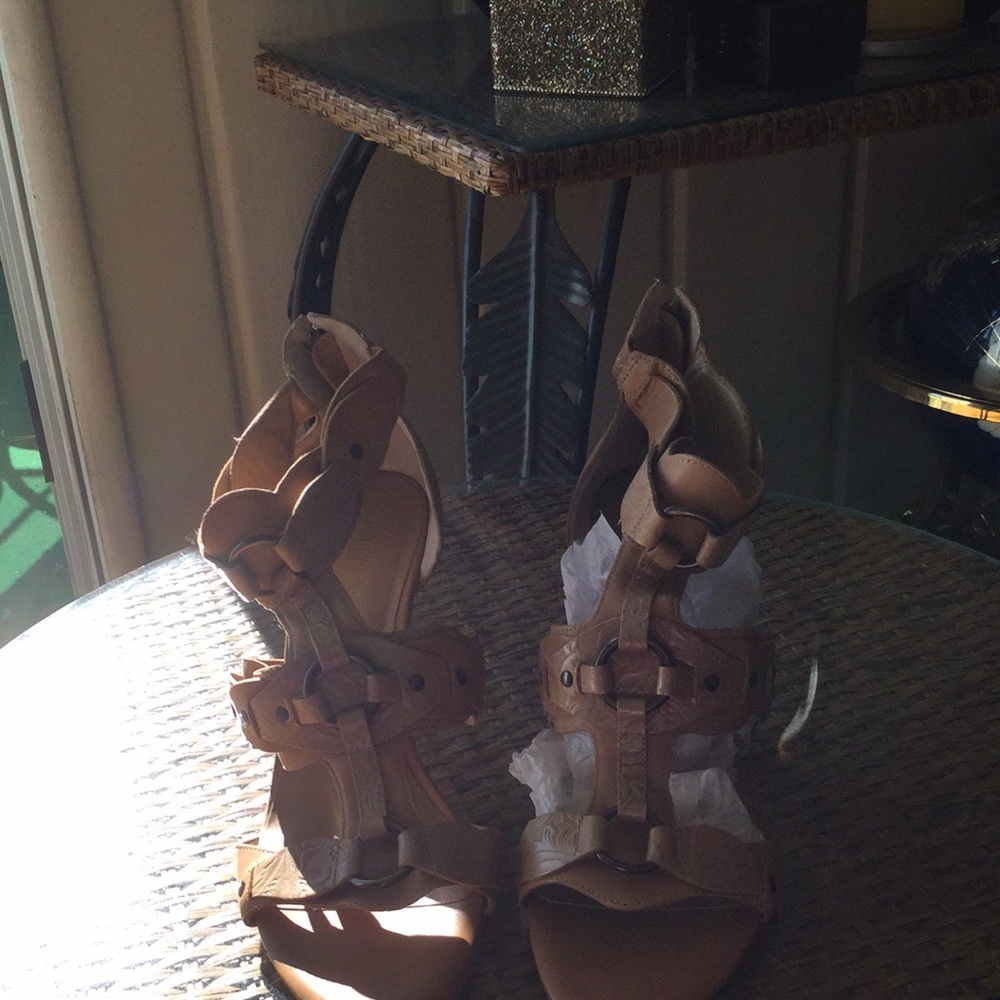 Guess Southwestern sandals